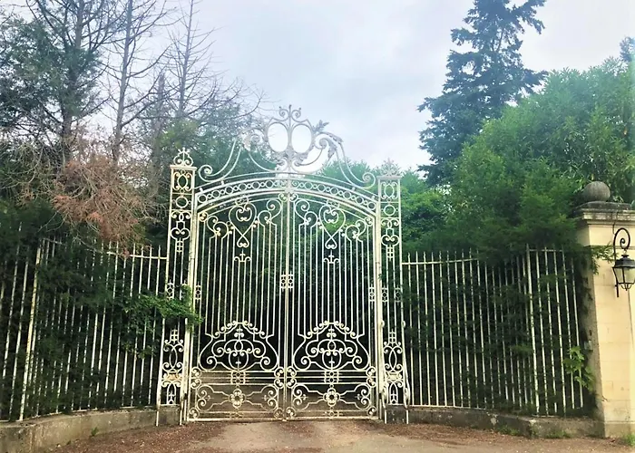 Chateau Du Boulay Morin Hotel