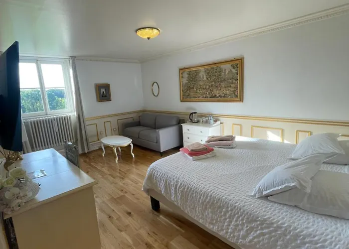 Chateau Du Boulay Morin Hotel